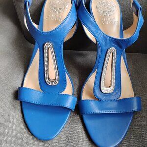 Vince Camuto nwt with clear crystals with 3 inch heel size 9